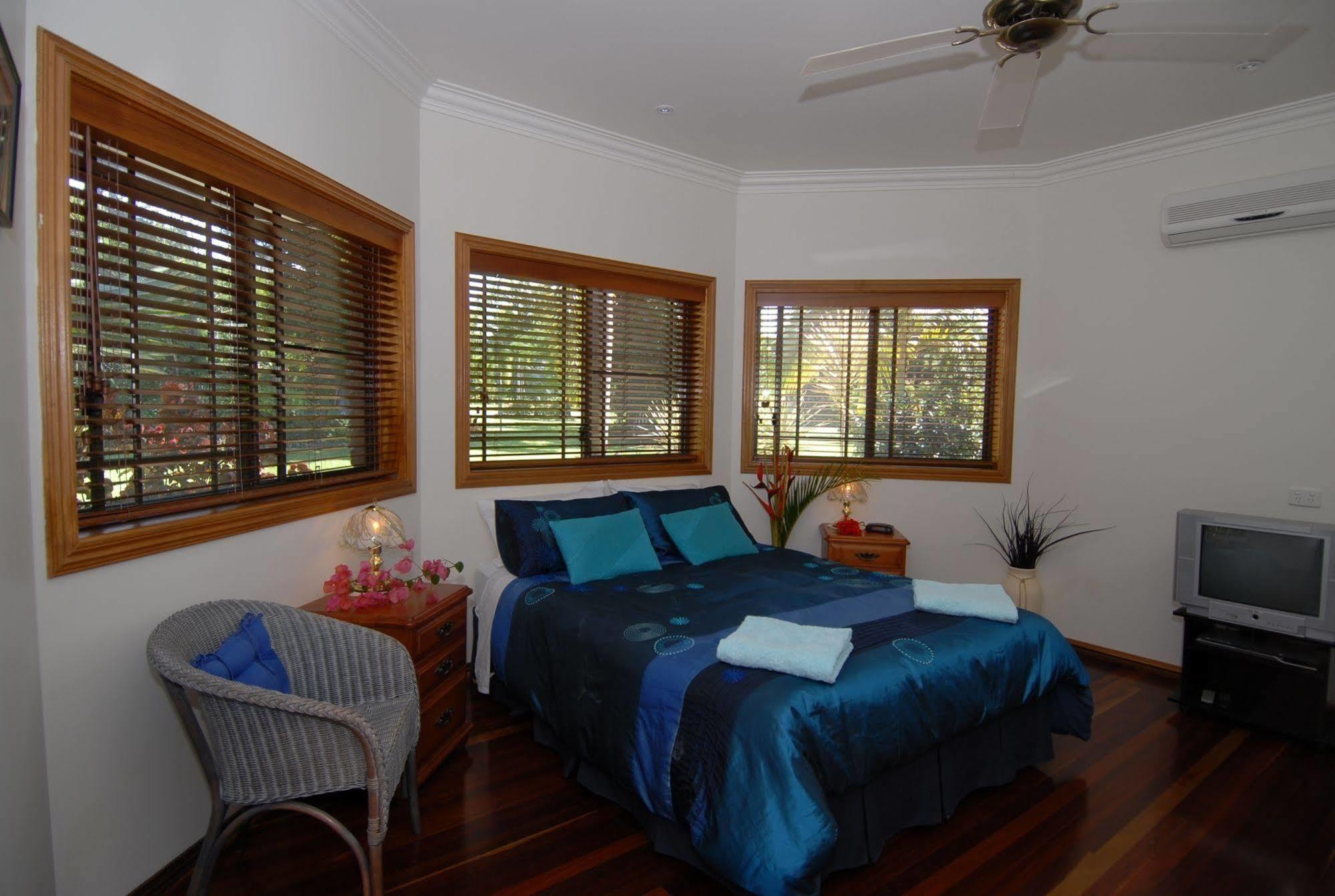Hibiscus Lodge Bed & Breakfast Wongaling Beach Eksteriør billede